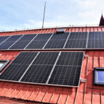 Kraj pokračuje ve výstavbě fotovoltaik na střechách budov, žádá o dotaci